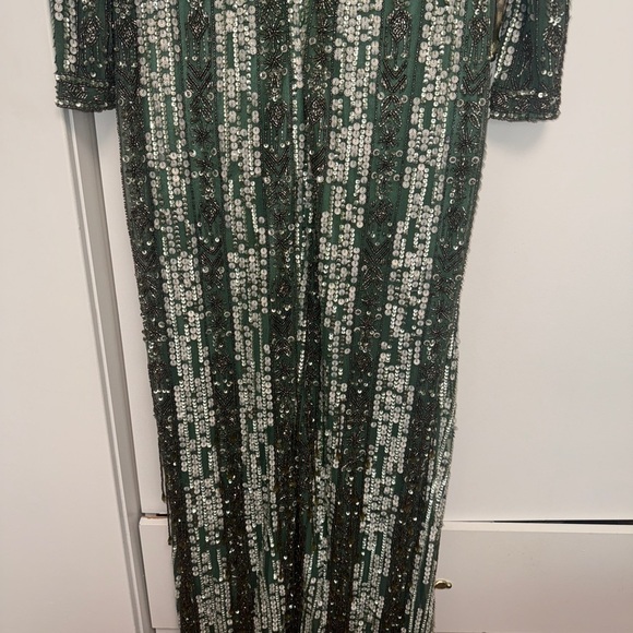 NWT | Mac Duggal 5981 Sage Long Sleeve Crystal Fringe Column Gown Size 10 - Picture 7 of 8